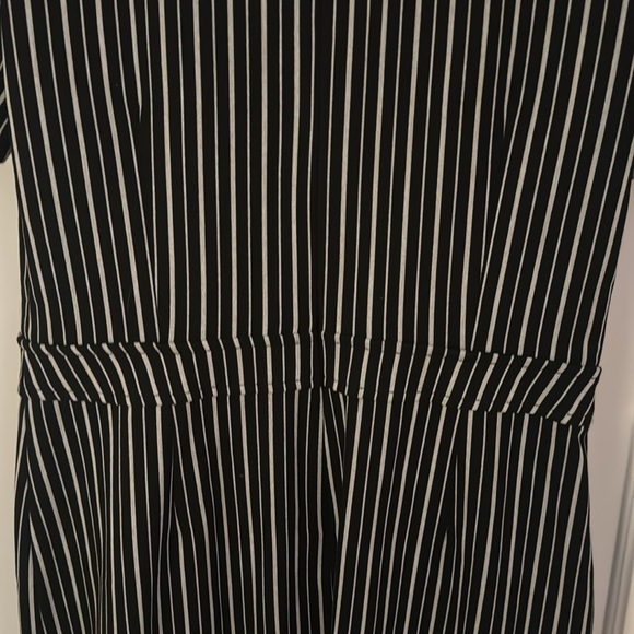 Banana Republic Black and Gray Striped Dress Size 8 *like new* - Picture 6 of 7
